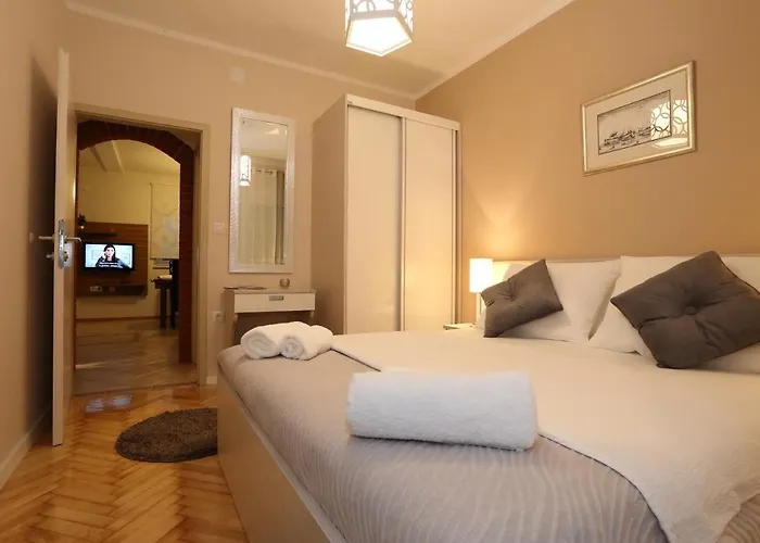 アパート Luxury Maraschino ザダル